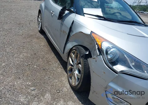 2013 Hyundai Veloster Base W/Black from USA, damaged, VIN KMHTC6AD0DU120996